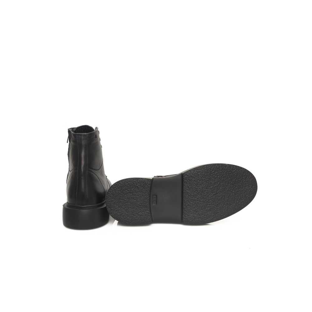 Cerruti 1881 Black Calfskin Boot – EU42/US9 par Cerruti 1881 | Disponible sur Sandy Store ByNet