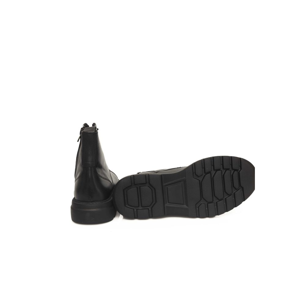Cerruti 1881 Black Cowhide Boot – EU43/US10 par Cerruti 1881 | Disponible sur Sandy Store ByNet