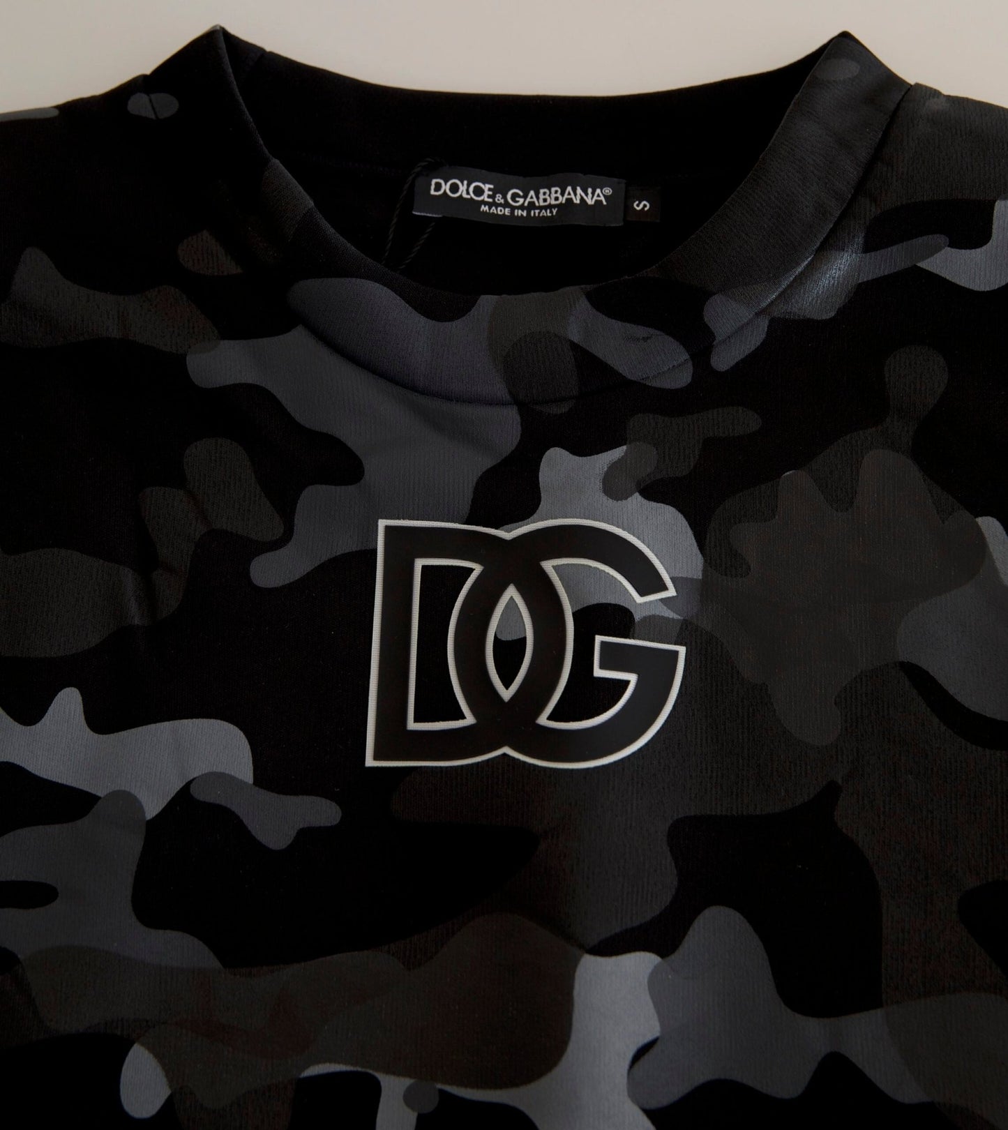 Dolce & Gabbana Black Camouflage Round Neck Sweatshirt Sweater – IT40|S par Dolce & Gabbana | Disponible sur Sandy Store ByNet
