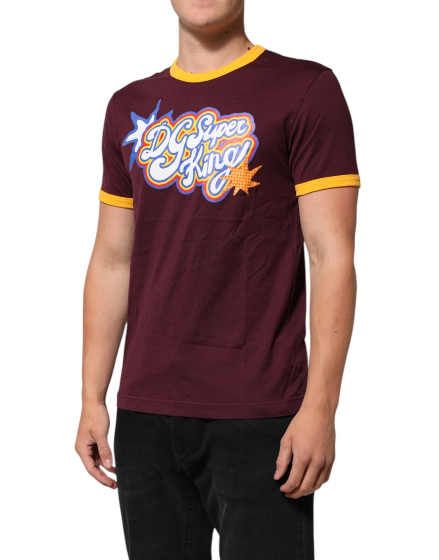 Dolce & Gabbana Burgundy Cotton DG Super King Logo T-Shirt – IT48 | M par Dolce & Gabbana | Disponible sur Sandy Store ByNet