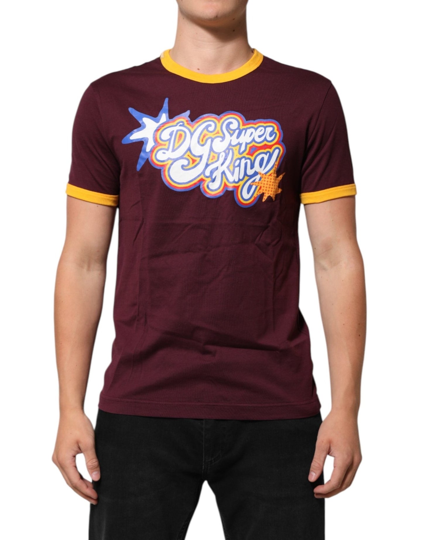 Dolce & Gabbana Burgundy Cotton DG Super King Logo T-Shirt – IT48 | M par Dolce & Gabbana | Disponible sur Sandy Store ByNet