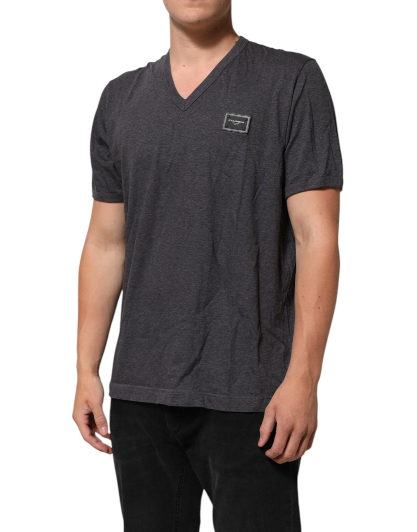 Dolce & Gabbana Grey Cotton V - Neck Logo Plaque Melange T-Shirt – IT58 | 3XL par Dolce & Gabbana | Disponible sur Sandy Store ByNet