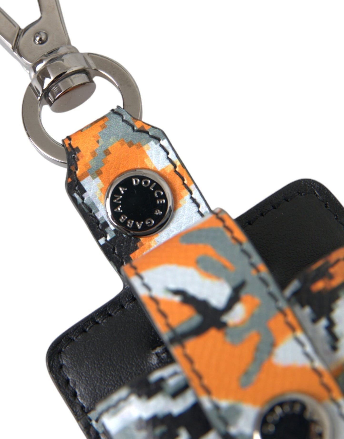 Dolce & Gabbana Multicolor Camouflage Print Leather Metal Airpods Case – par Dolce & Gabbana | Disponible sur Sandy Store ByNet