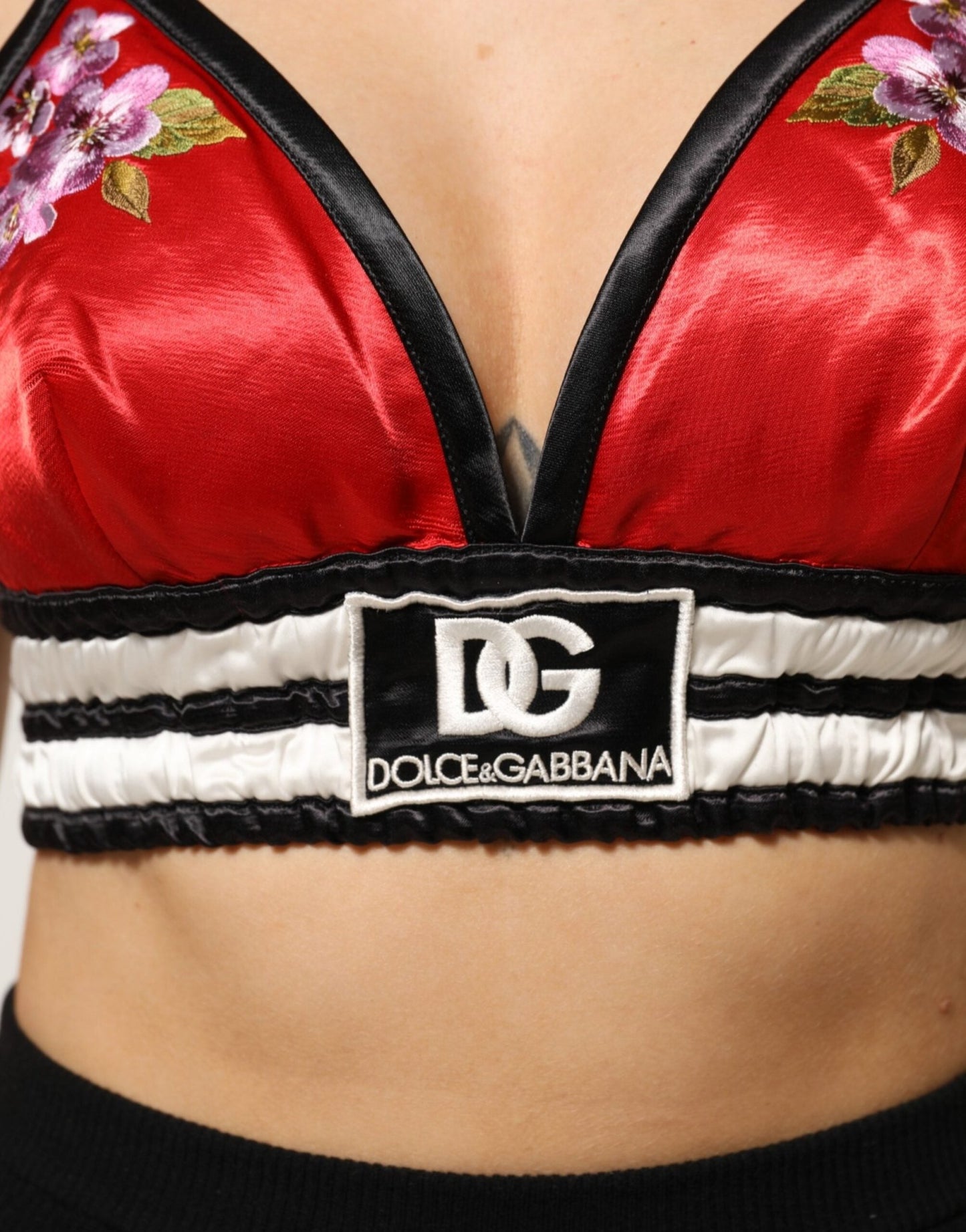 Dolce & Gabbana Red Satin Floral Embroidered Bralette Crop Top – IT40|S par Dolce & Gabbana | Disponible sur Sandy Store ByNet