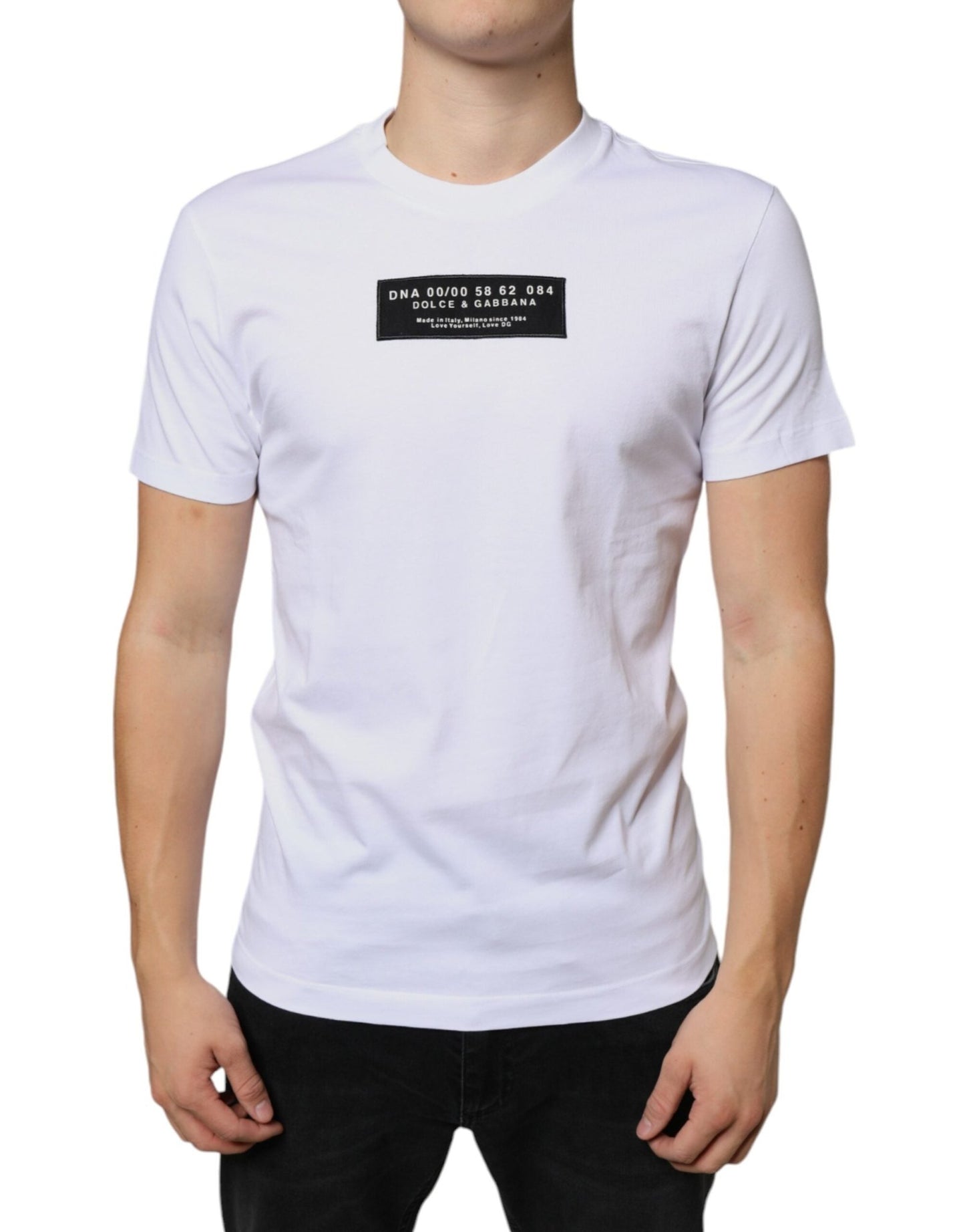 Dolce & Gabbana White Cotton DG Applique Casual T-shirt – IT44 | XS par Dolce & Gabbana | Disponible sur Sandy Store ByNet