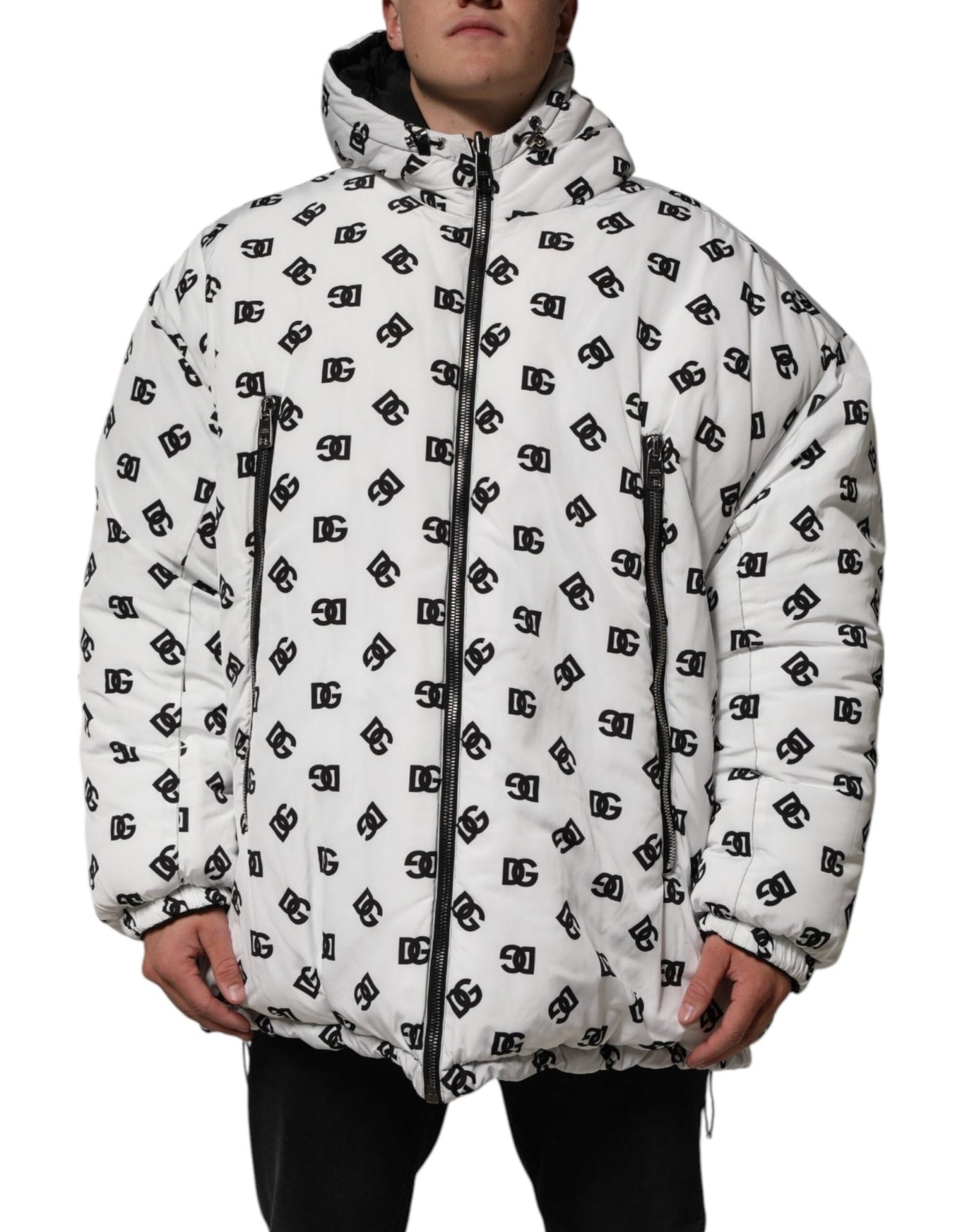 Dolce & Gabbana White DG Monogram Hooded Puffer Jacket – IT52 | XL par Dolce & Gabbana | Disponible sur Sandy Store ByNet