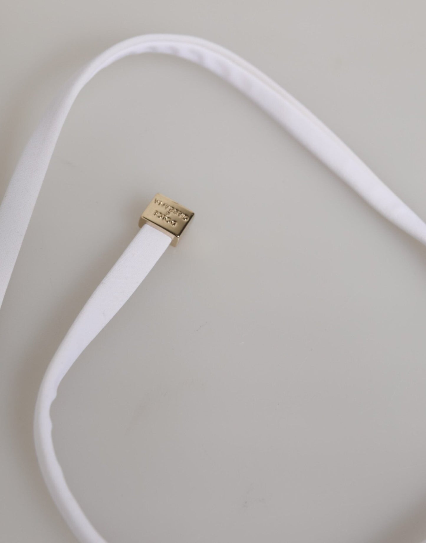 Dolce & Gabbana White Logo Swimsuit 2 Piece Top Bottom Swimwear – IT1 | XS par Dolce & Gabbana | Disponible sur Sandy Store ByNet