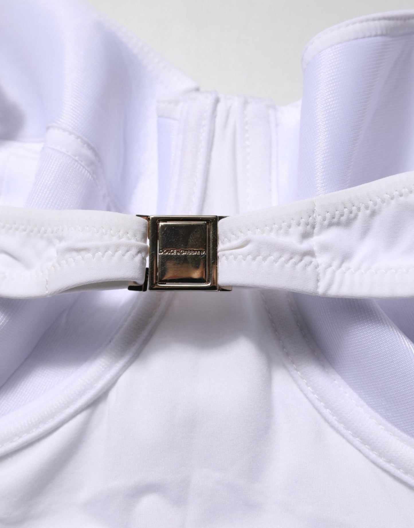 Dolce & Gabbana White Padded Balconette One Piece Swimwear – IT1 | XS par Dolce & Gabbana | Disponible sur Sandy Store ByNet