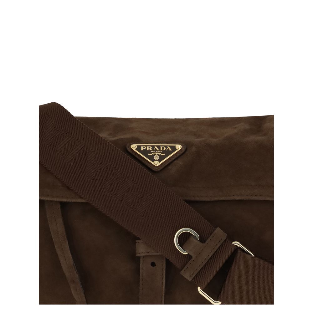 Prada Explore medium Suede Shoulder Bag – par Prada | Disponible sur Sandy Store ByNet