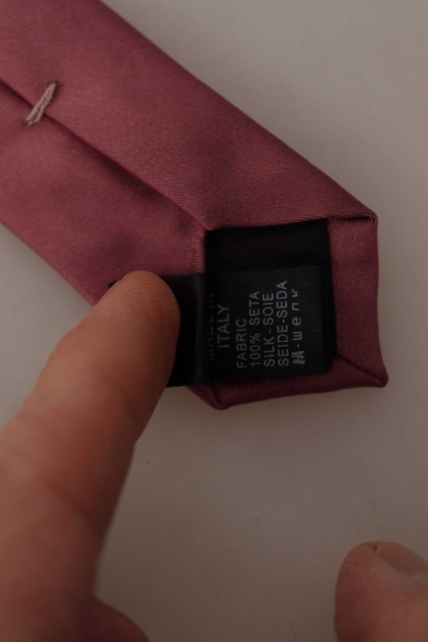 Dolce &amp; Gabbana Elegant Pink Silk Bow Tie