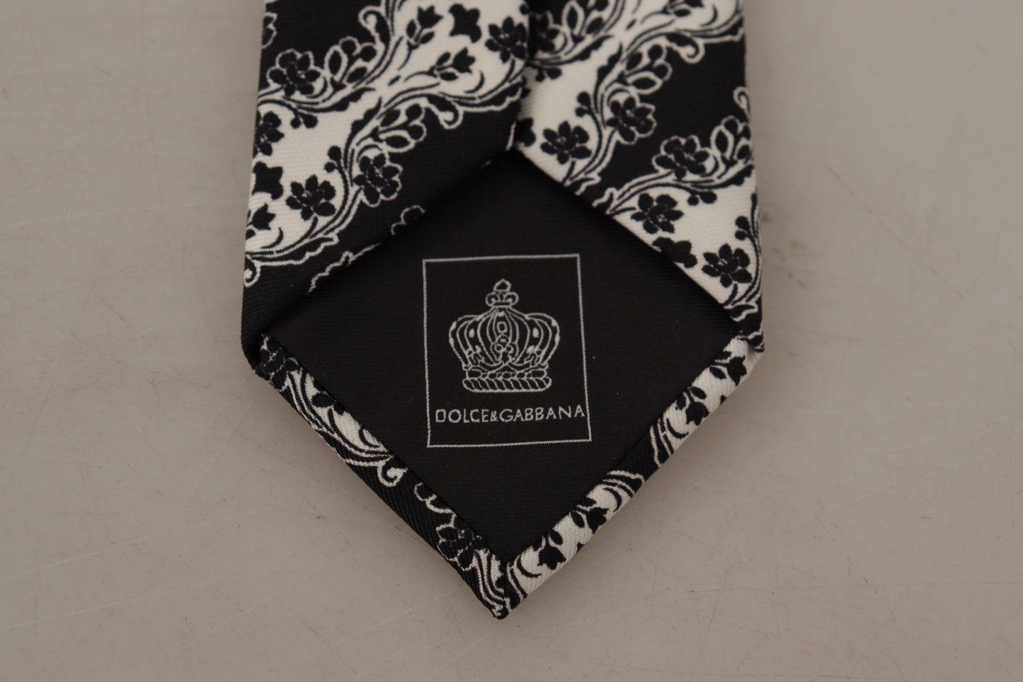 Dolce &amp; Gabbana Elegant Floral Print Silk Bow Tie