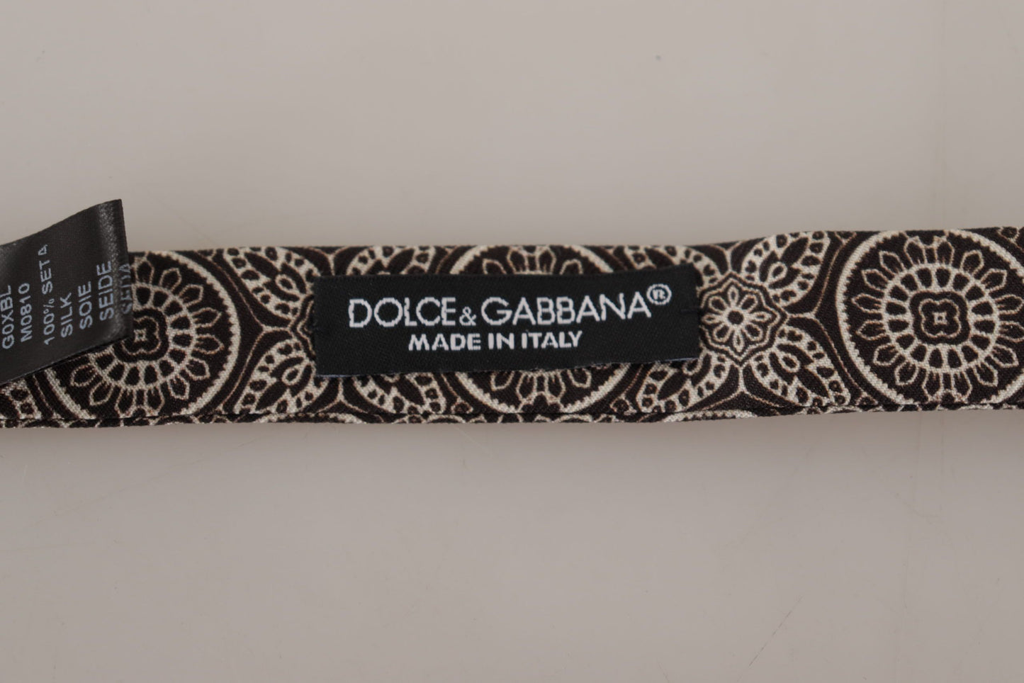 Dolce &amp; Gabbana Elegante pajarita de seda en blanco y negro