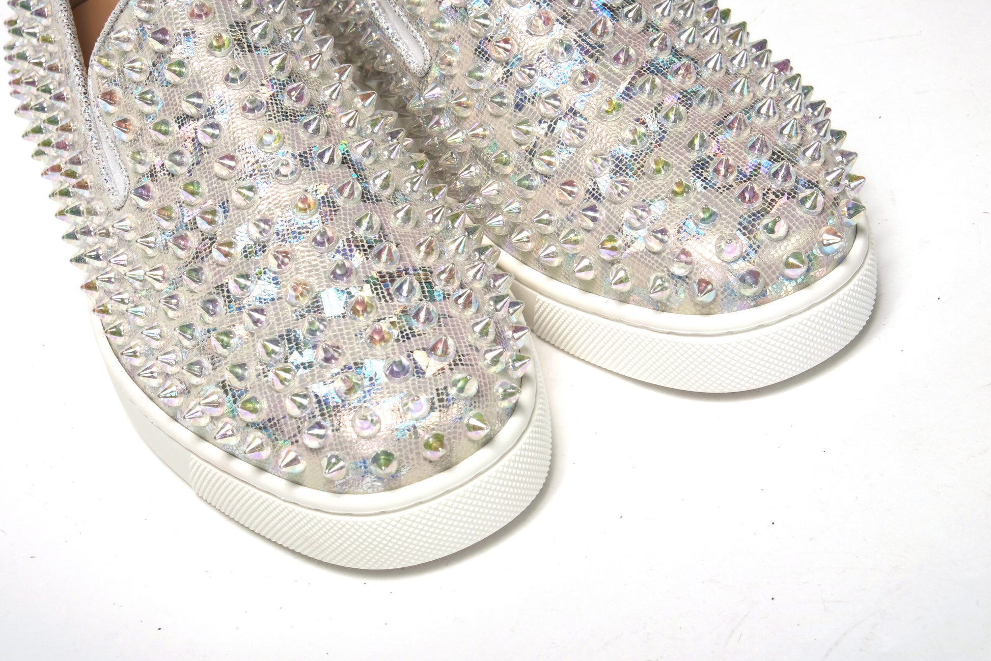 Christian Louboutin White Ab/Clear Ab Roller Boat Woman Flat Sneaker – EU35.5/US5 par Christian Louboutin | Disponible sur Sandy Store ByNet
