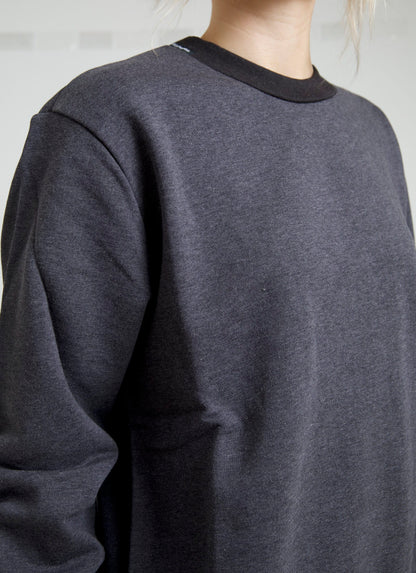 Dolce &amp; Gabbana Elegante suéter con cuello redondo gris oscuro