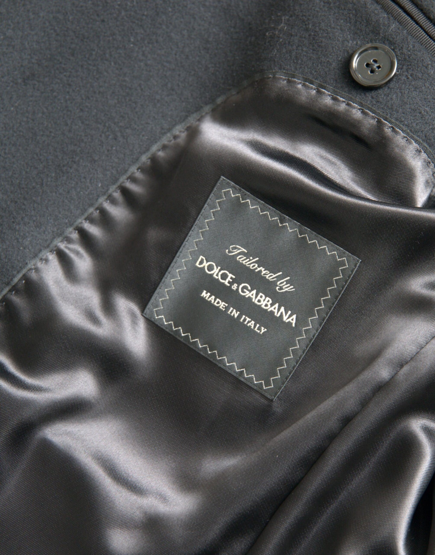 Dolce &amp; Gabbana Gabardina negra con botonadura única