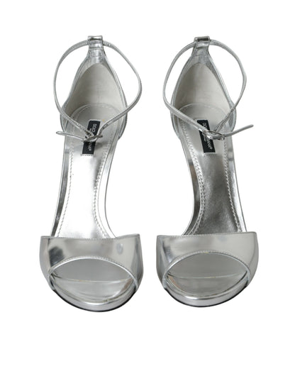 Dolce &amp; Gabbana Zapatos plateados con sandalias de tacón de cuero KEIRA