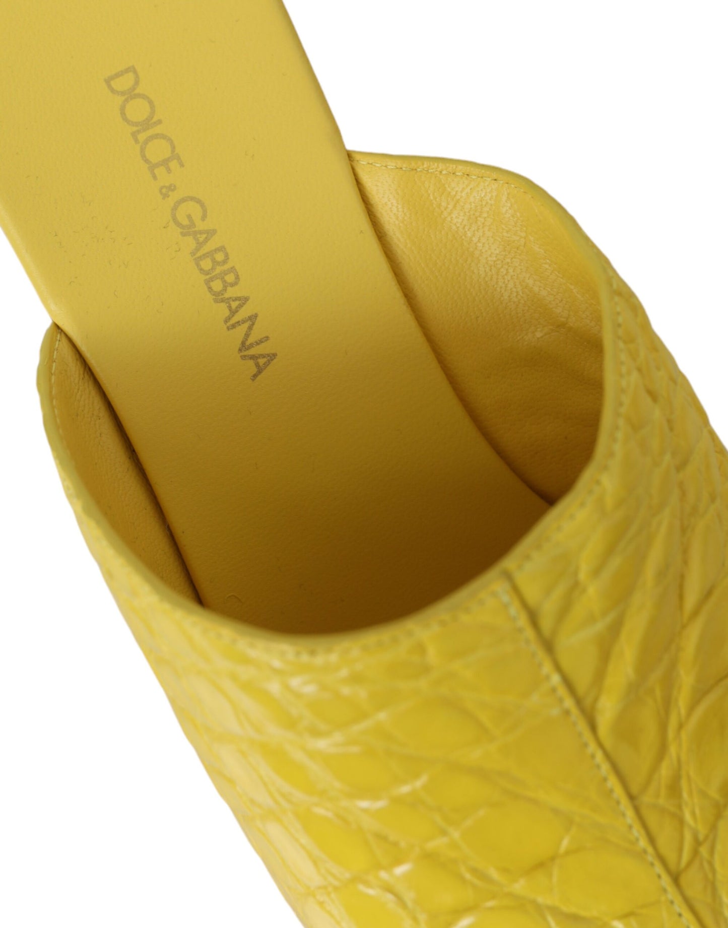 Dolce &amp; Gabbana Zapatos tipo mule con cuña de cuero amarillo
