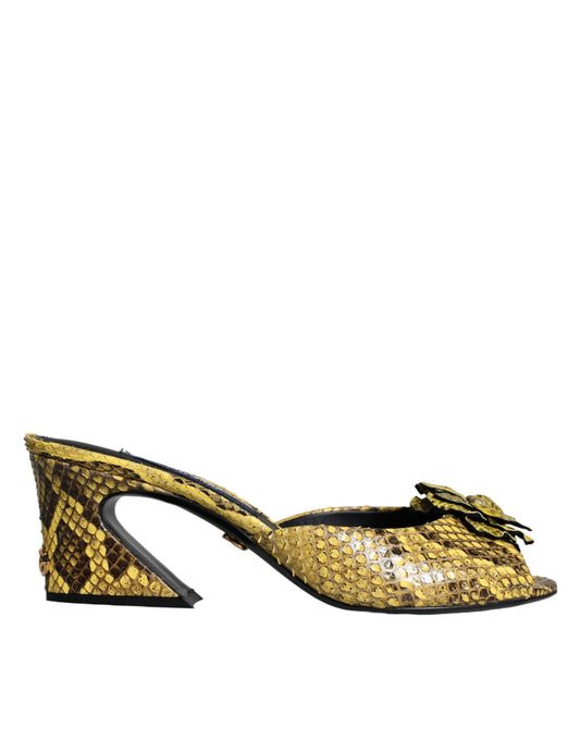Dolce &amp; Gabbana Zapatos tipo chanclas con tacón en bloque de cuero amarillo