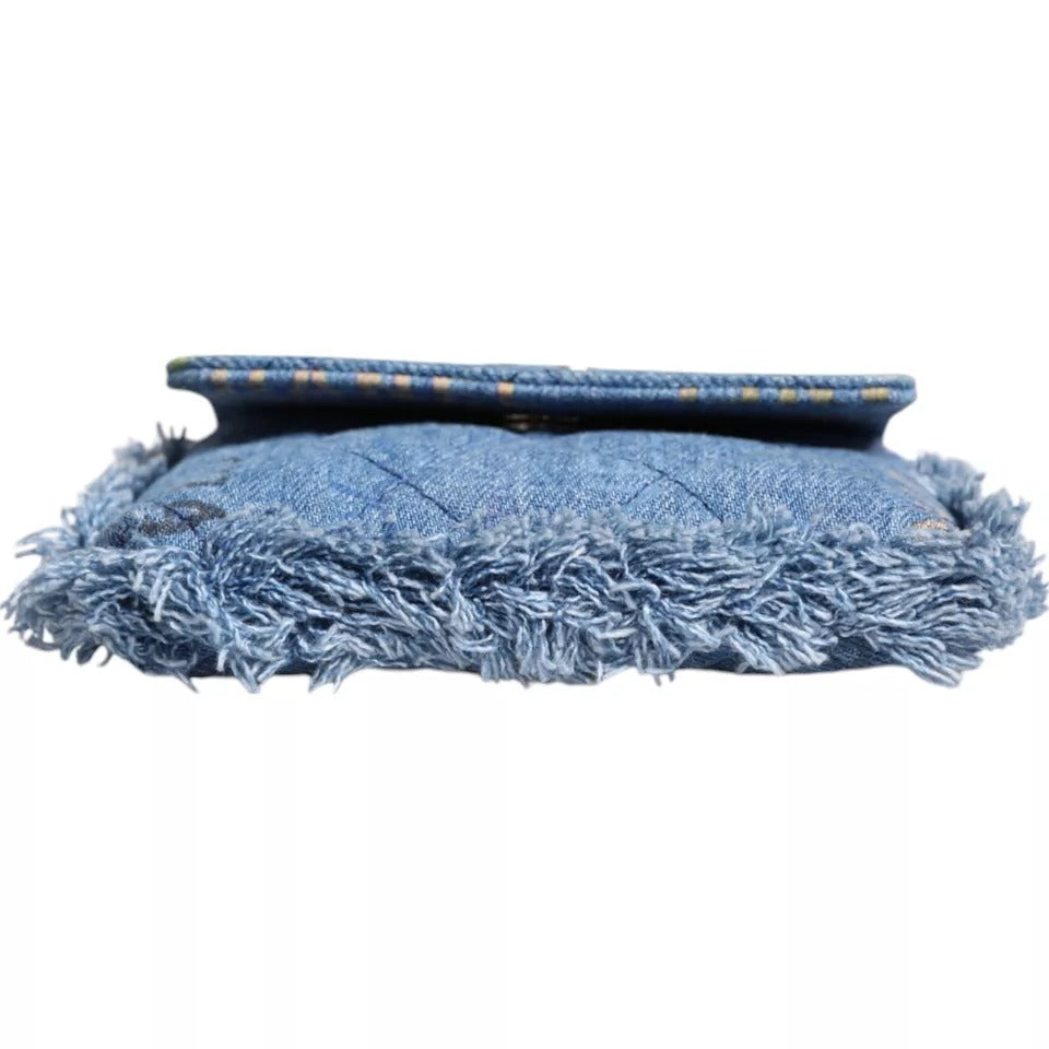 Chanel Denim Mood Flap Micro Logo Printed Fringed Shoulder Bag – par Chanel | Disponible sur Sandy Store ByNet