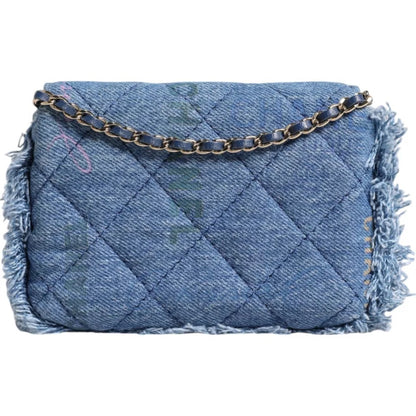 Chanel Denim Mood Flap Micro Logo Printed Fringed Shoulder Bag – par Chanel | Disponible sur Sandy Store ByNet