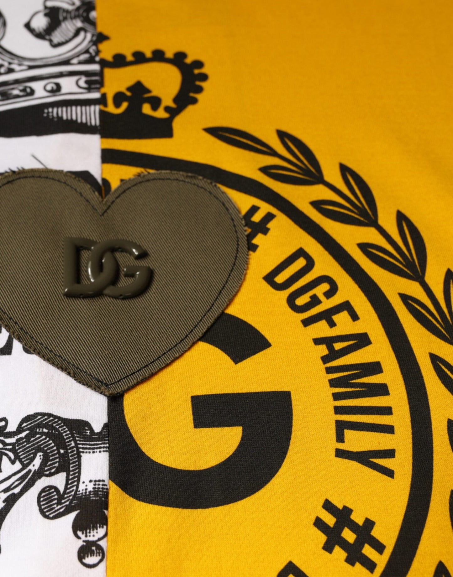 Dolce &amp; Gabbana Camiseta de manga corta con logo estampado blanco y amarillo