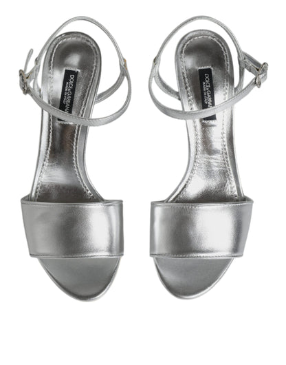 Dolce &amp; Gabbana Plata KEIRA Tacones Sandalias con correa en el tobillo Zapatos