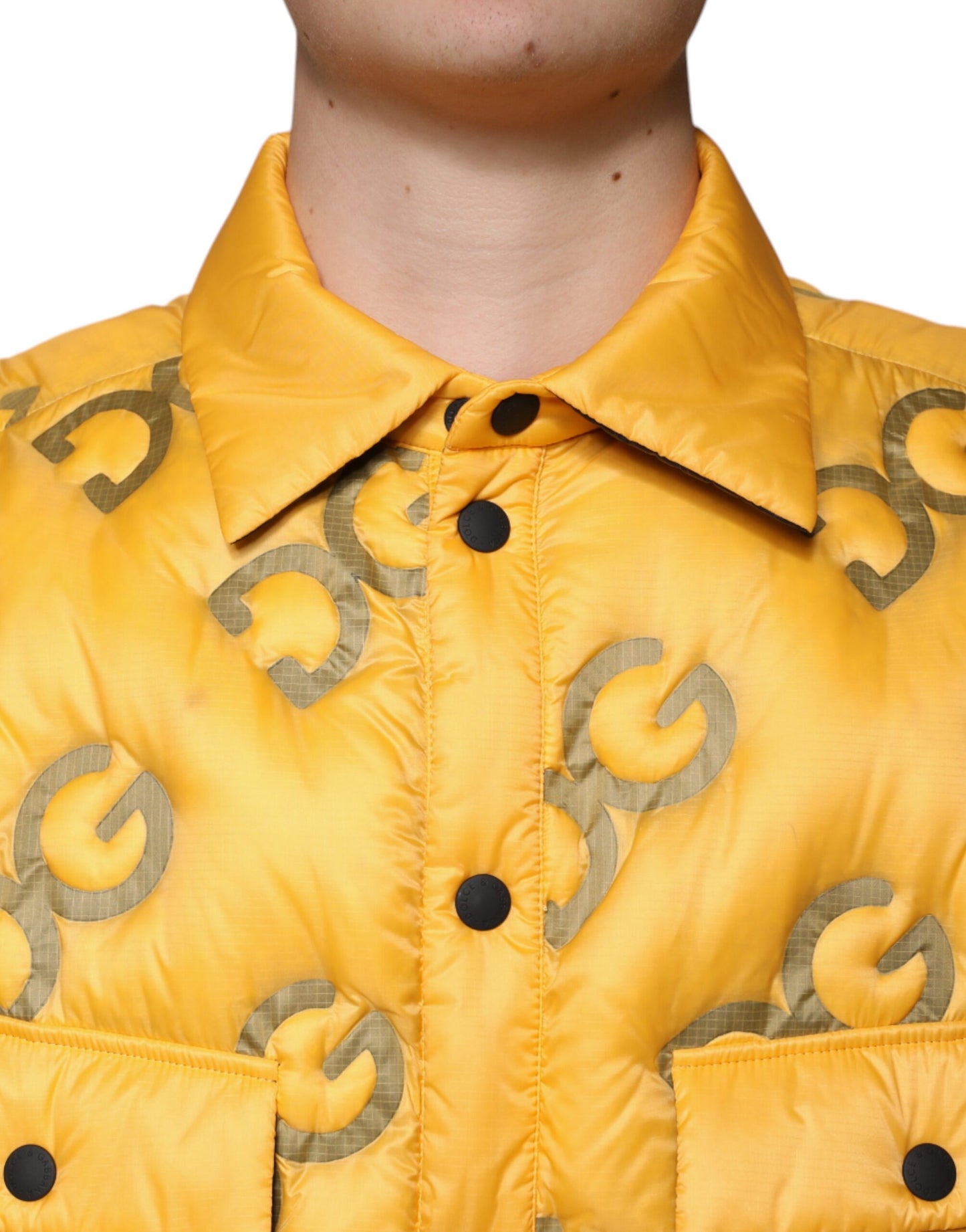 Dolce &amp; Gabbana Chaqueta tipo cazadora con botones y relleno con logo amarillo