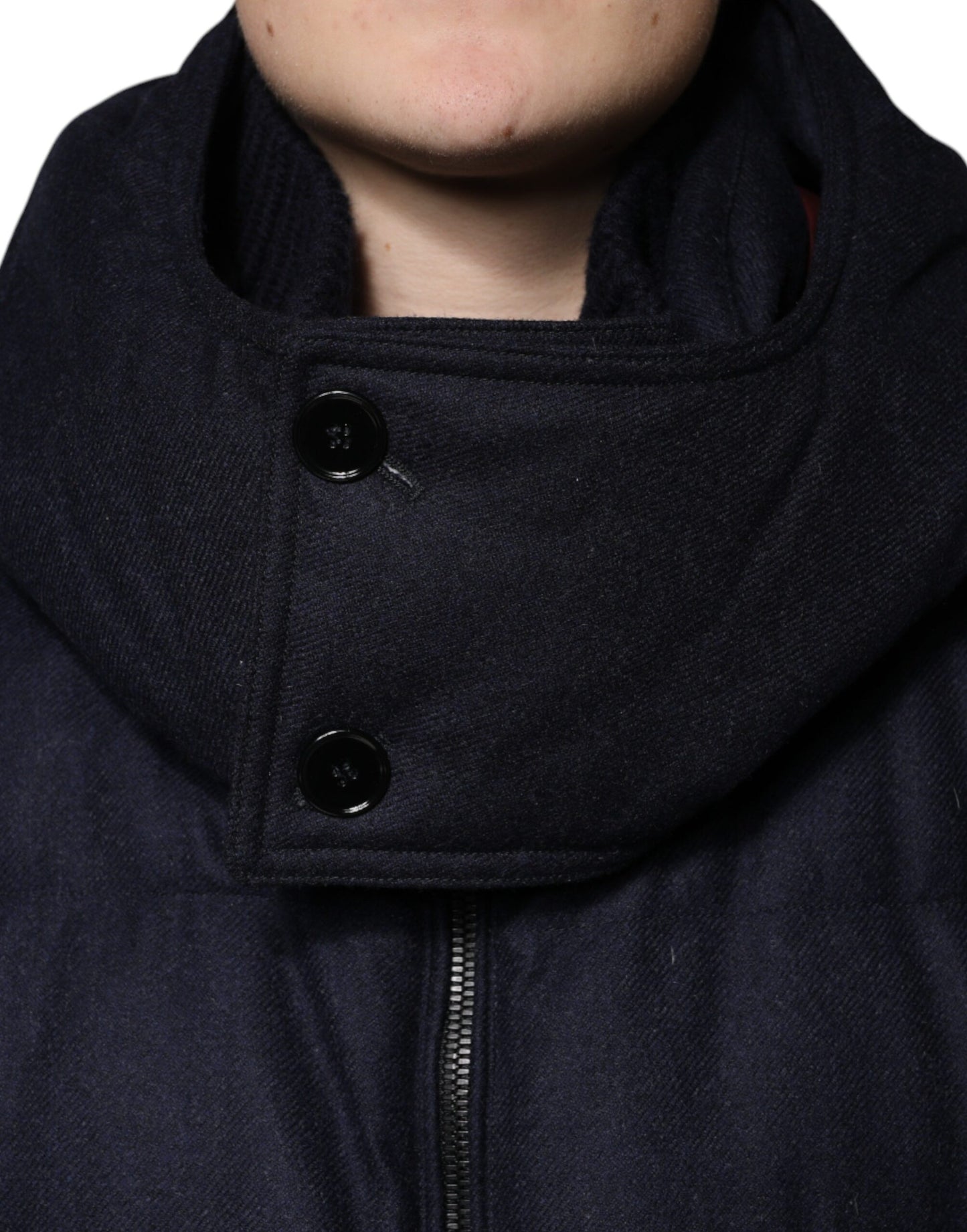 Chaqueta acolchada con capucha de nailon negro de Dolce &amp; Gabbana para hombre