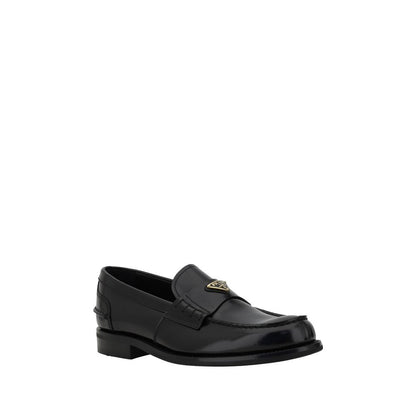 Mocasines con placa triangular de Prada