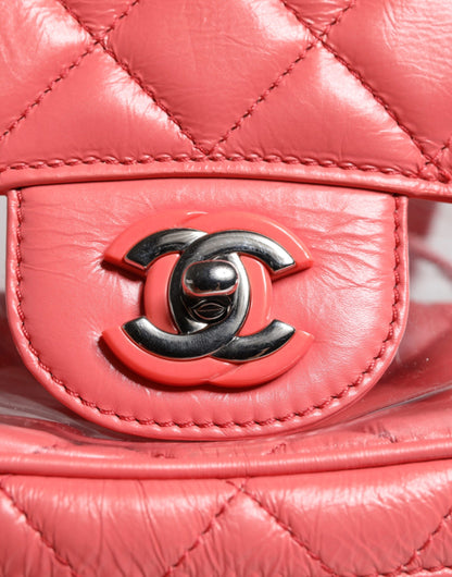 Bolso mochila de piel de vinilo rosa de Chanel