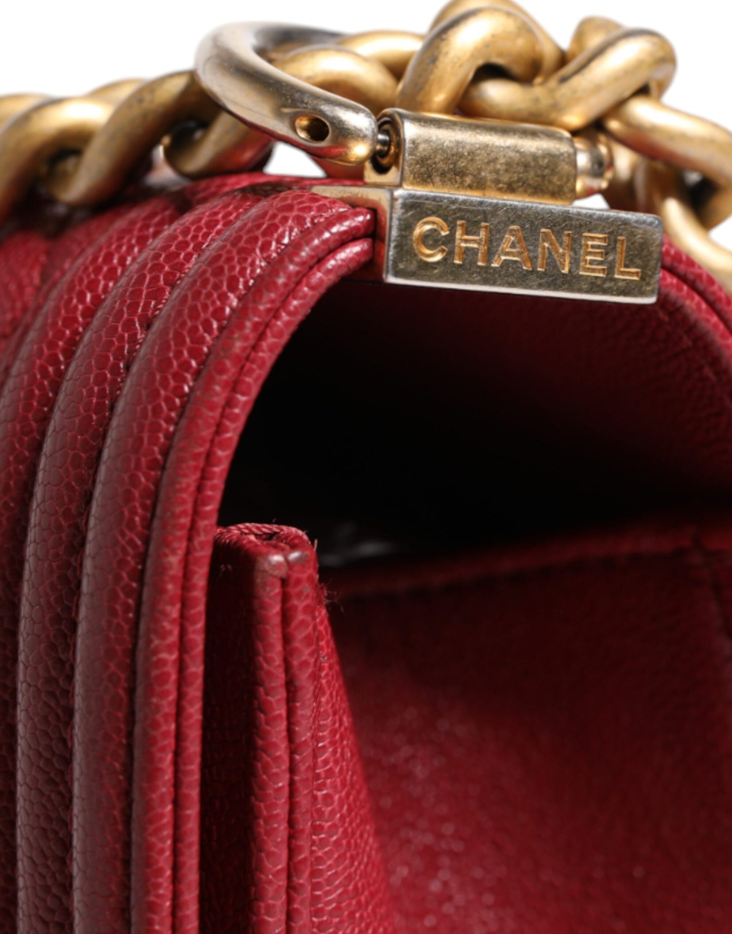 Bolso de hombro mediano Chanel de piel de cordero roja con doble cadena dorada