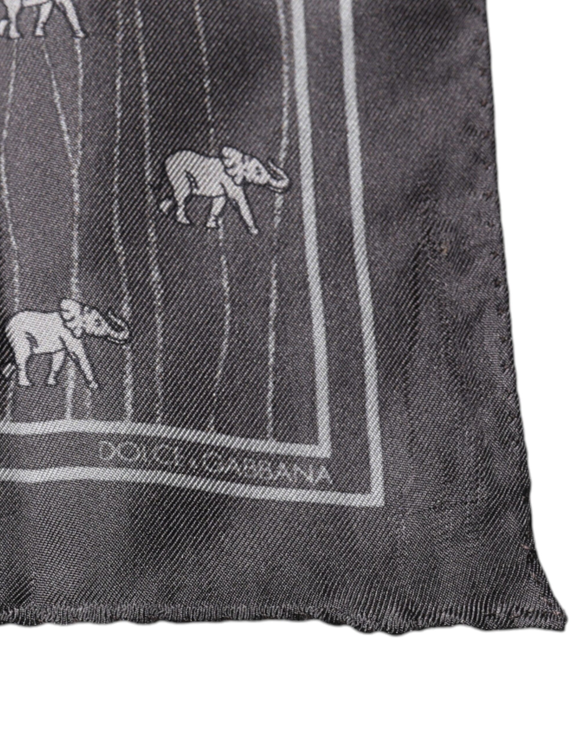 Dolce & Gabbana Brown Elephant Fantasy Handkerchief Scarf – par Dolce & Gabbana | Disponible sur Sandy Store ByNet