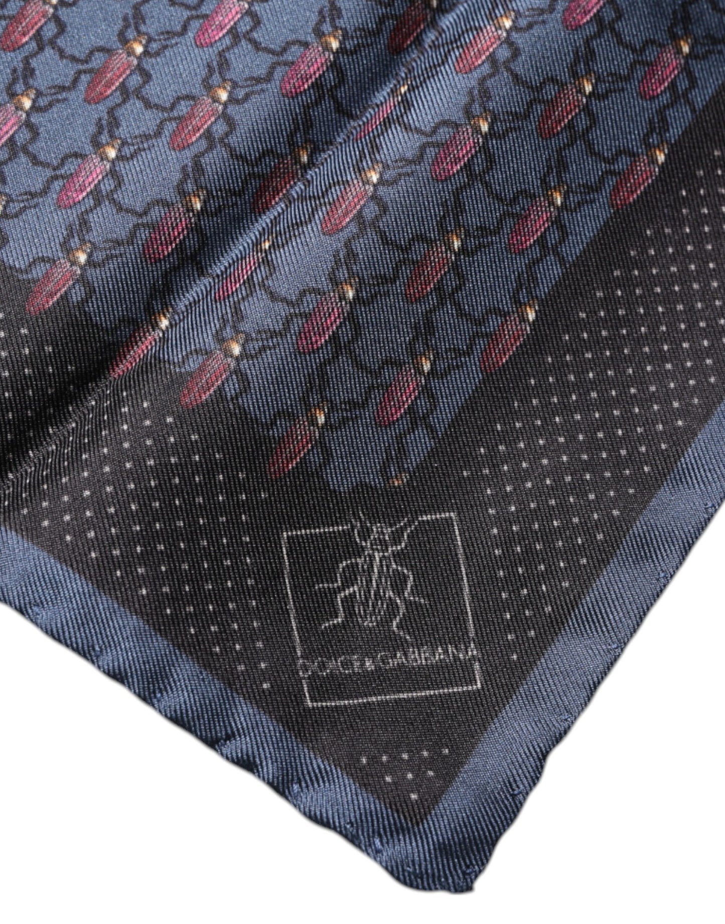 Dolce & Gabbana Dark Blue Beetle Square Handkerchief Scarf – par Dolce & Gabbana | Disponible sur Sandy Store ByNet