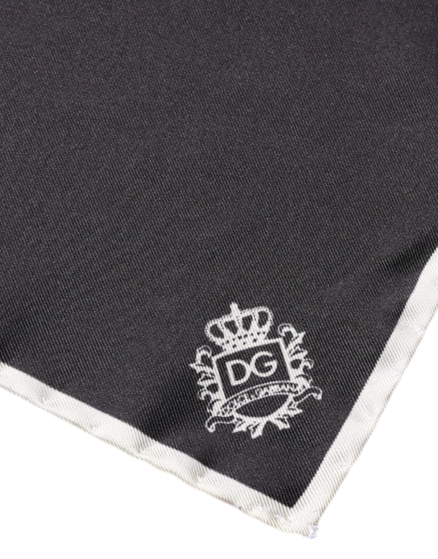 Dolce & Gabbana Black Crown Logo Square Handkerchief Scarf – par Dolce & Gabbana | Disponible sur Sandy Store ByNet