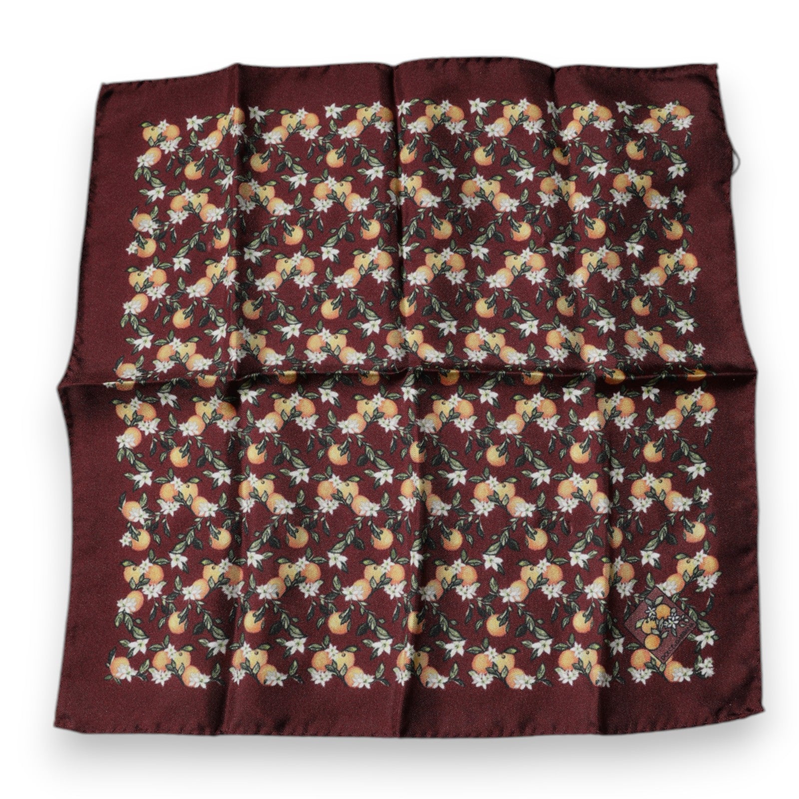 Dolce & Gabbana Maroon Oranges Silk Square Handkerchief Scarf – par Dolce & Gabbana | Disponible sur Sandy Store ByNet
