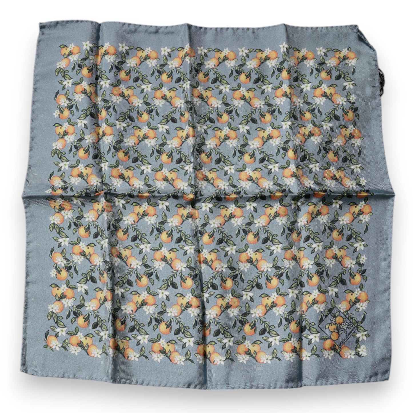 Dolce & Gabbana Gray Oranges Silk Square Handkerchief Scarf – par Dolce & Gabbana | Disponible sur Sandy Store ByNet