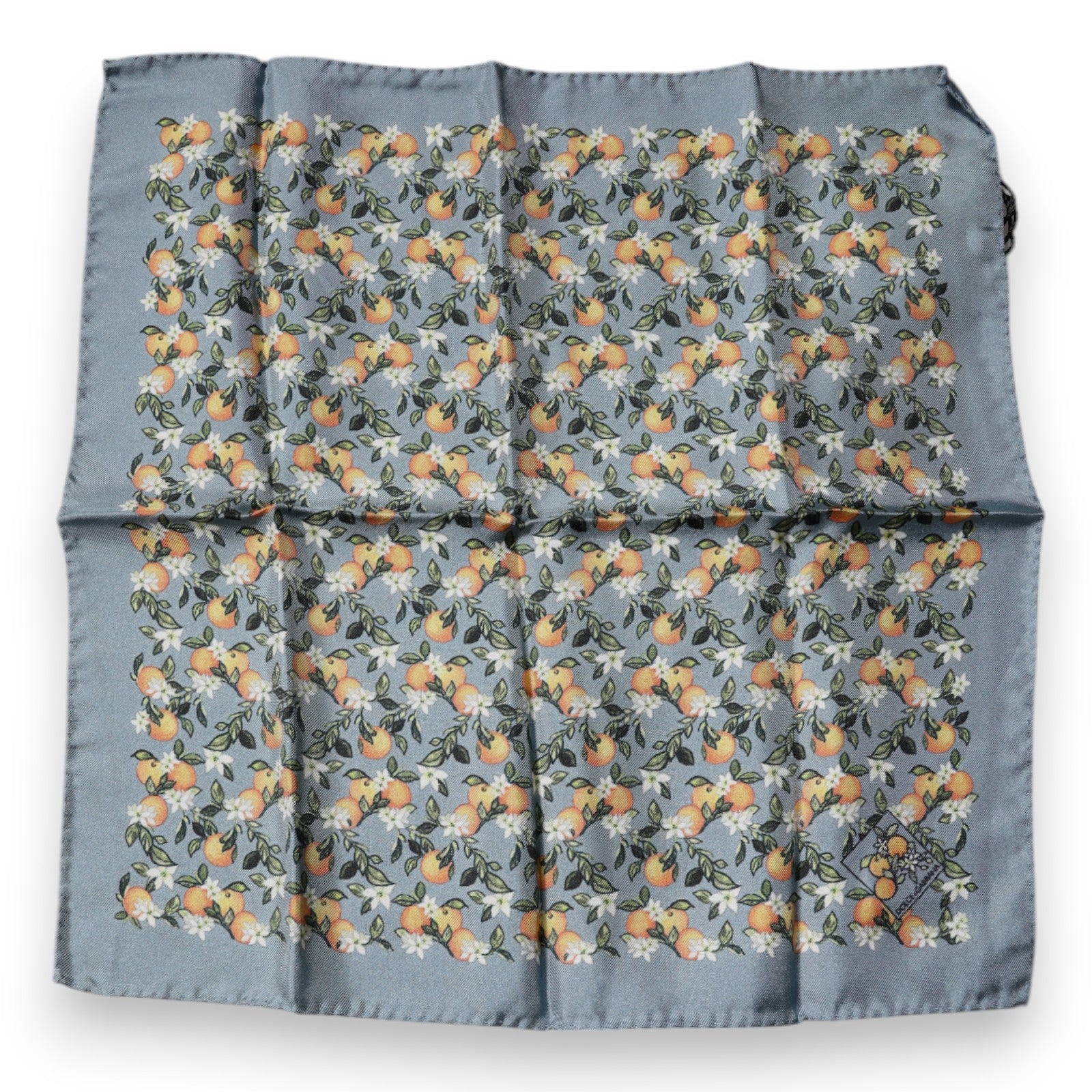 Dolce & Gabbana Gray Oranges Silk Square Handkerchief Scarf – par Dolce & Gabbana | Disponible sur Sandy Store ByNet