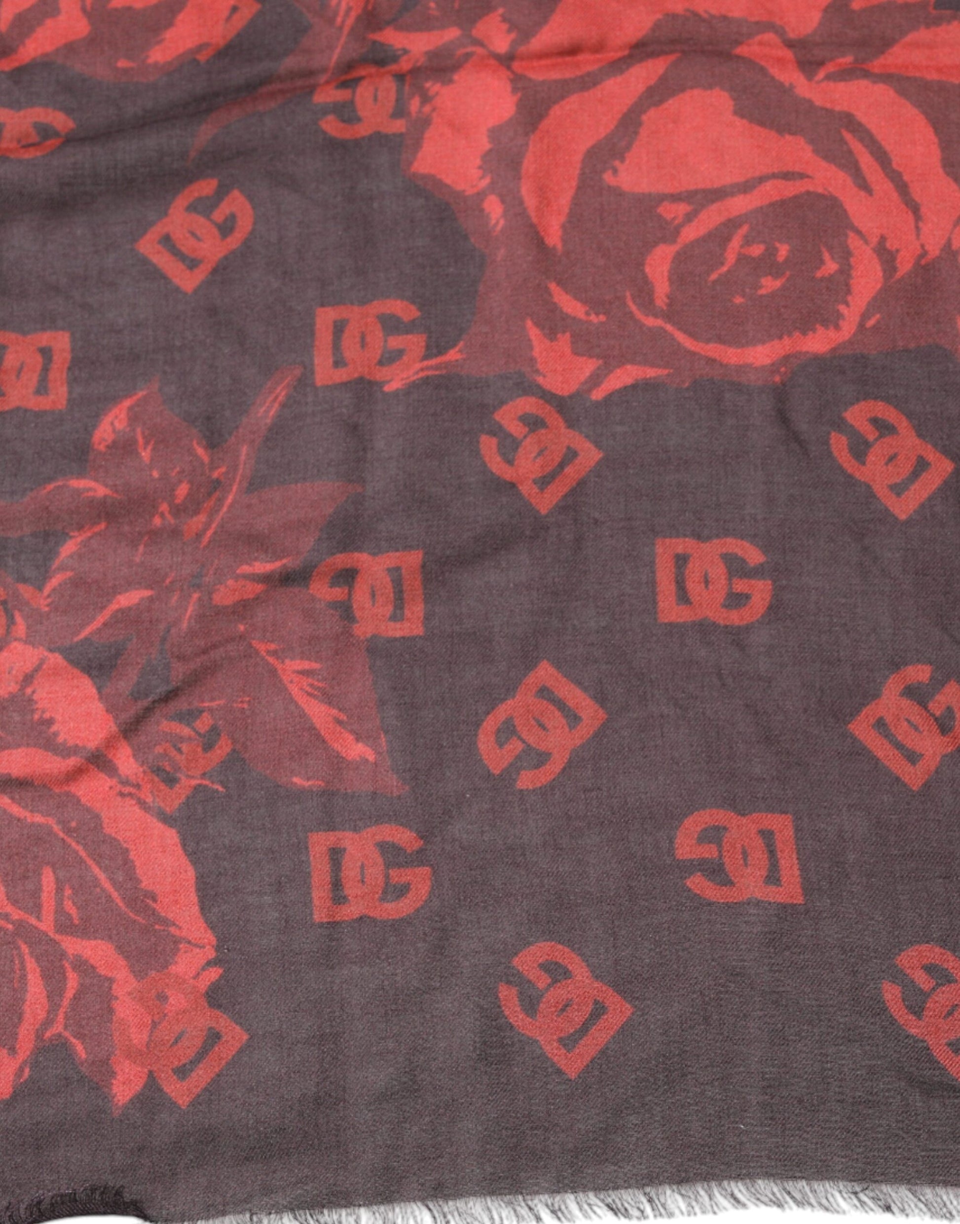 Dolce & Gabbana Black Red Floral Modal Wrap Shawl Scarf – par Dolce & Gabbana | Disponible sur Sandy Store ByNet