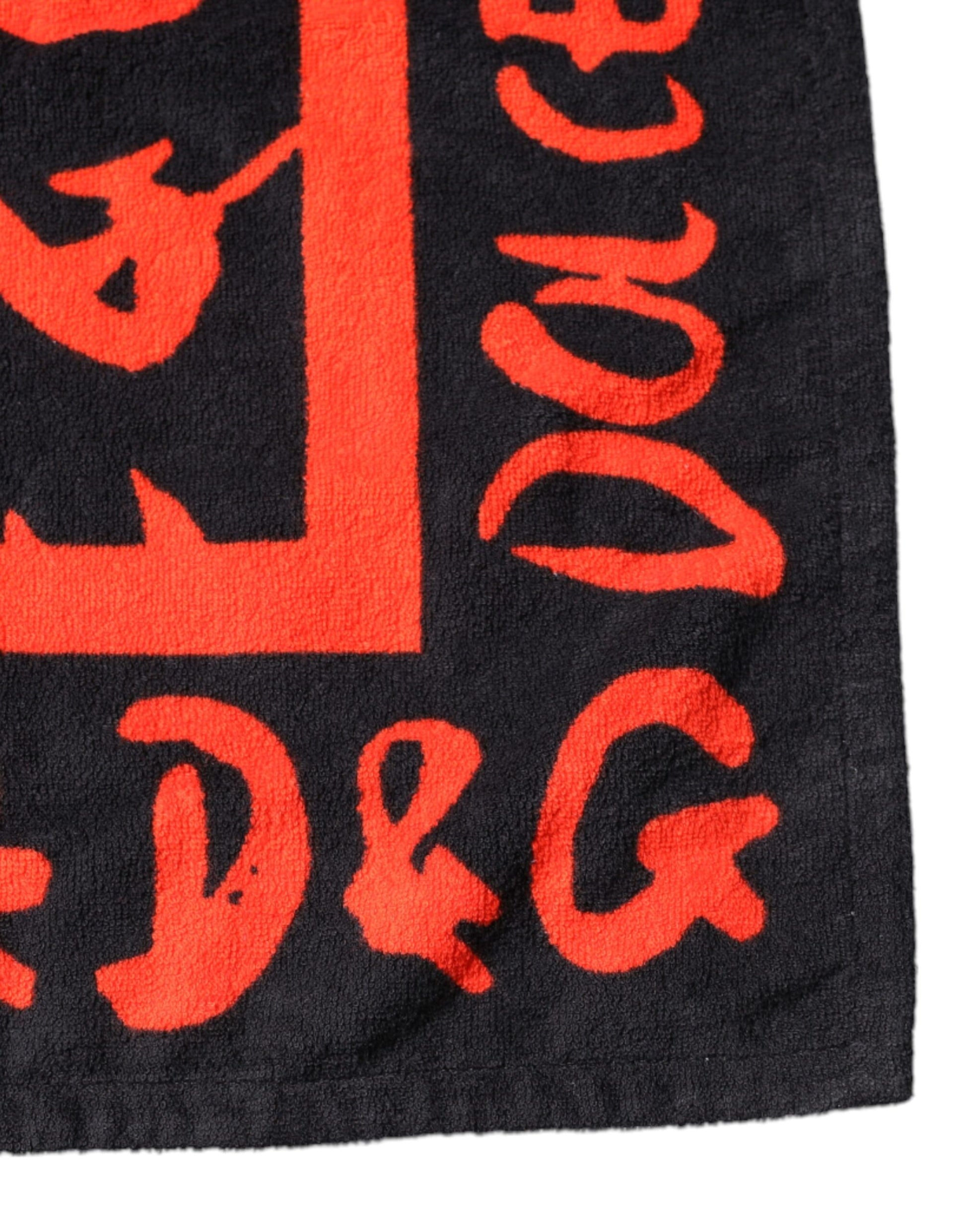 Dolce & Gabbana Black Red Logo Print Cotton Beach Towel – par Dolce & Gabbana | Disponible sur Sandy Store ByNet