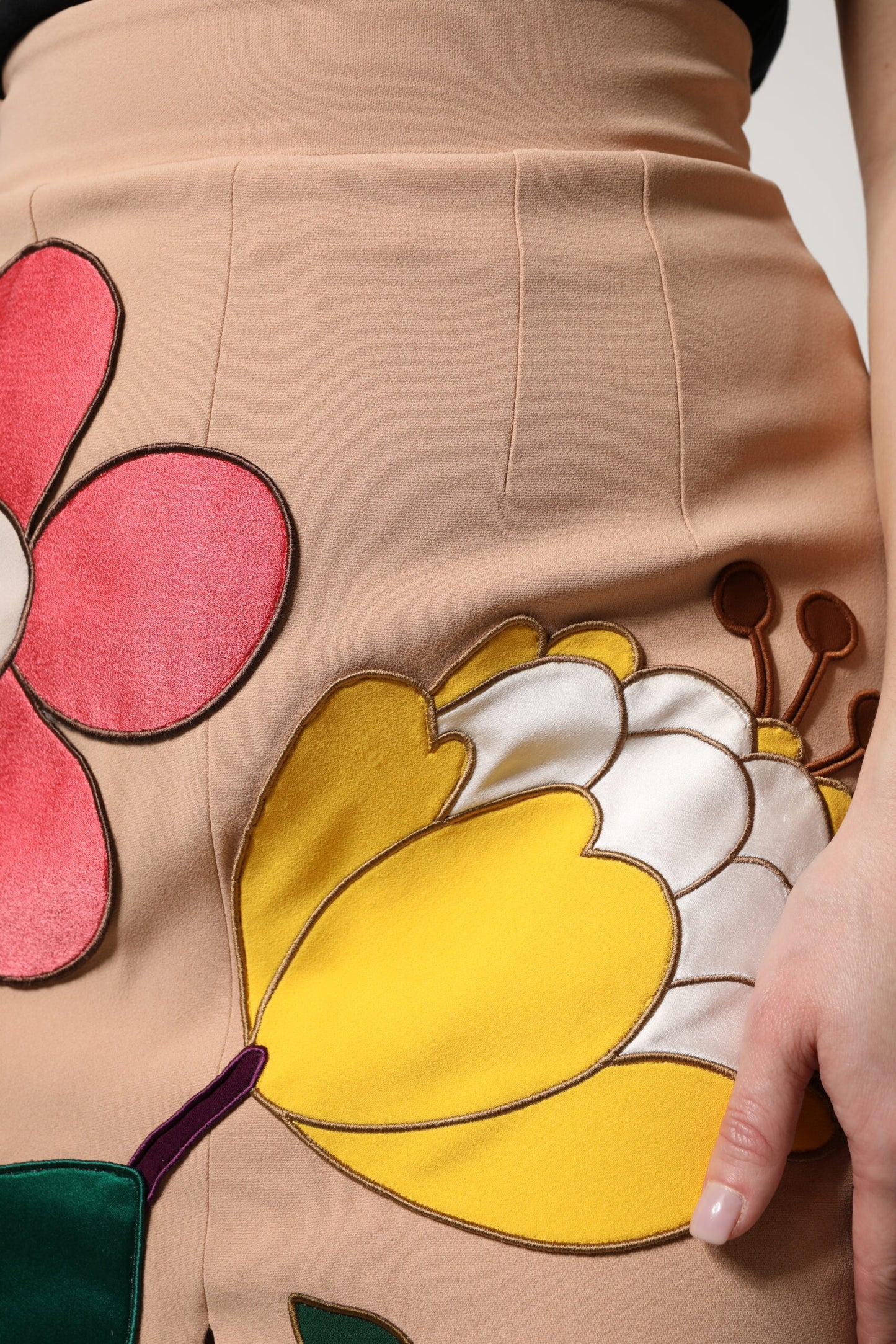Falda tubo de cintura alta con estampado floral beige de Dolce &amp; Gabbana