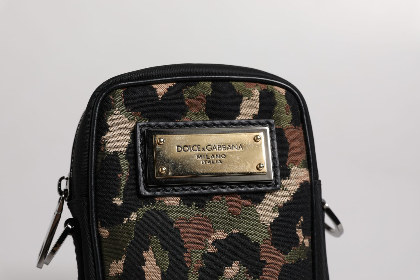 Bolso Dolce &amp; Gabbana con correa para el cuello y placa con el logotipo en jacquard de leopardo multicolor