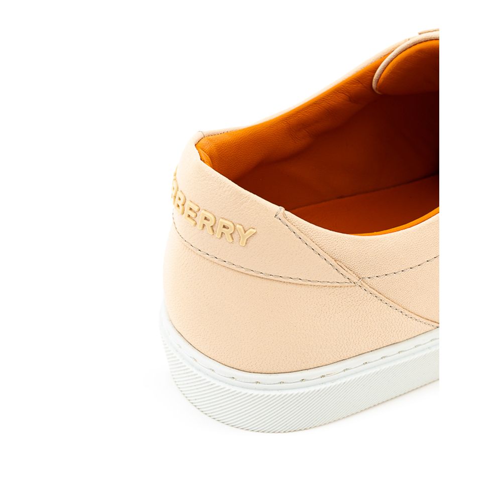 Zapatilla Burberry de cuero rosa