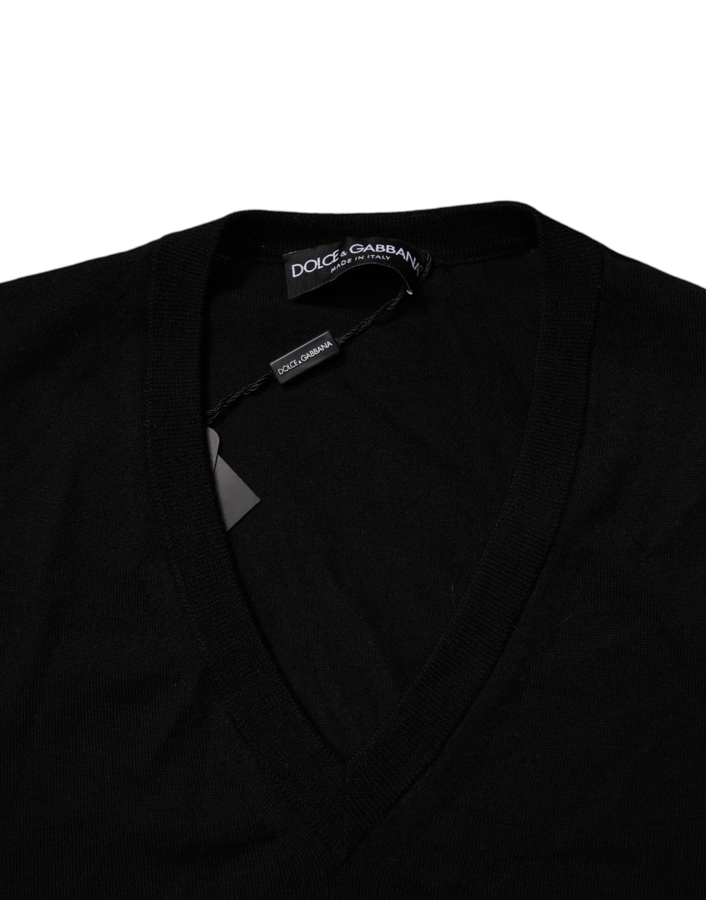 Suéter negro con cuello en V y estampado de camuflaje de Dolce &amp; Gabbana