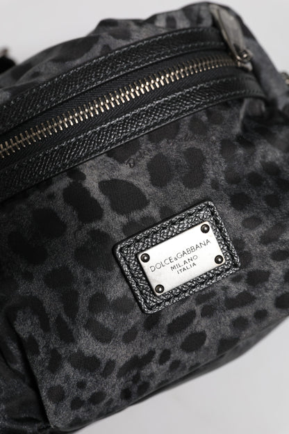 Riñonera Dolce &amp; Gabbana con cinturón y logo DG de leopardo en negro y gris