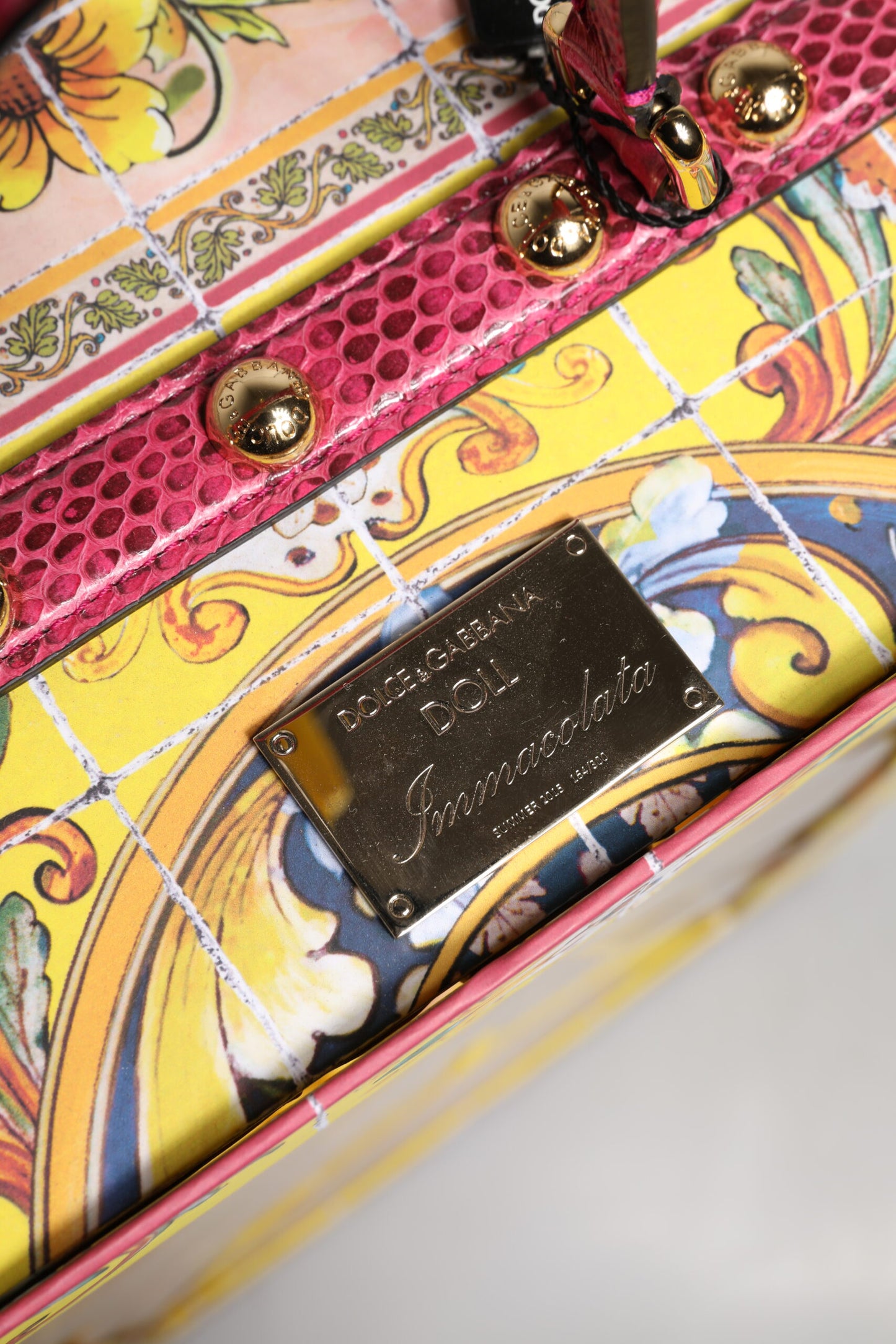 Poupées Dolce &amp; Gabbana en céramique, porcelaine, cuir et robe noire