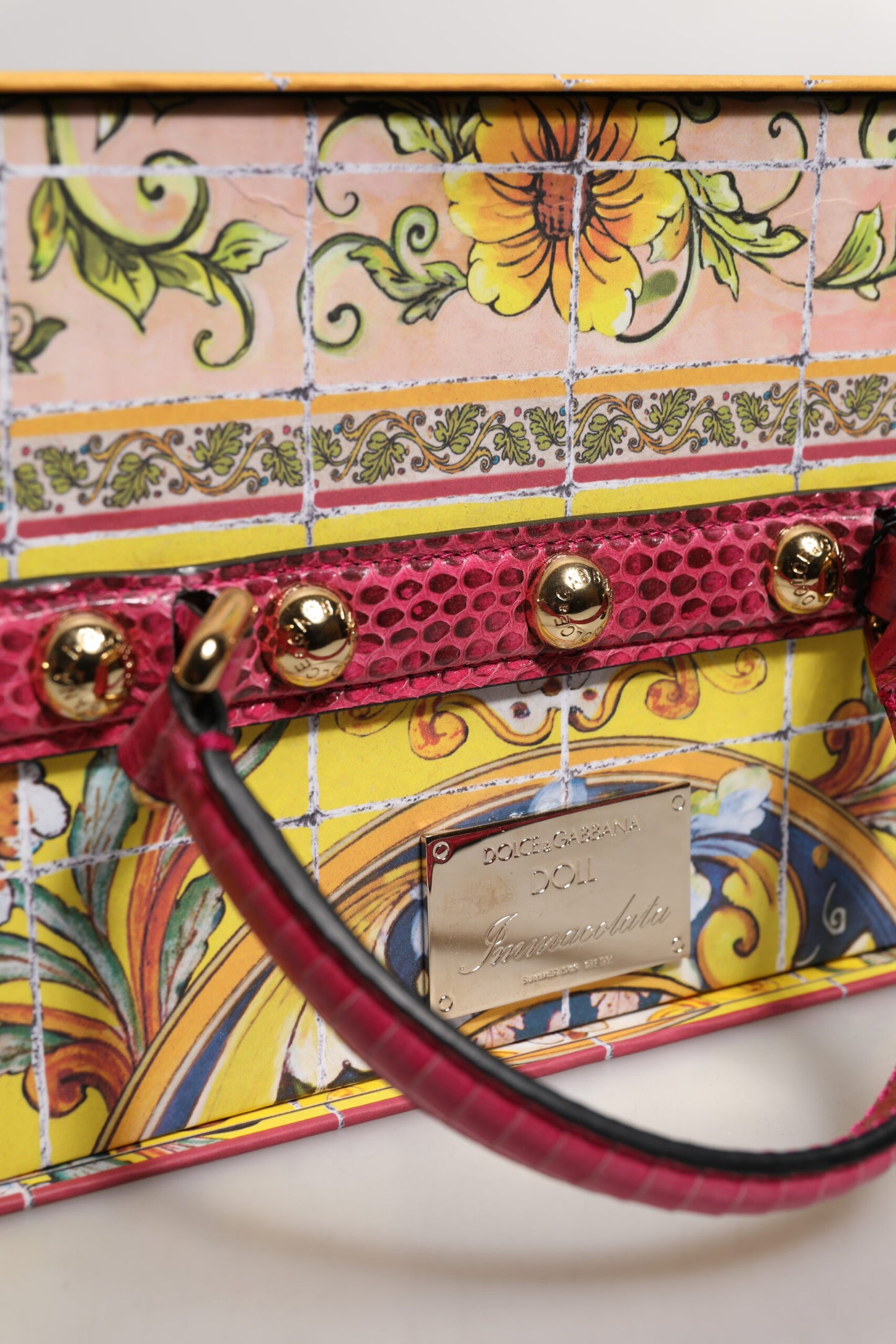 Poupées Dolce &amp; Gabbana en céramique, porcelaine, cuir et robe noire