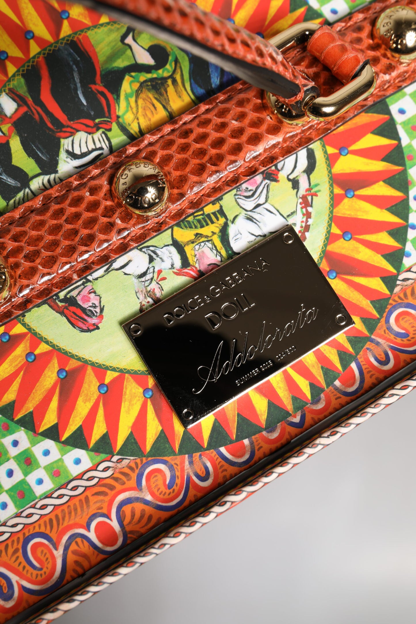 Poupées Dolce &amp; Gabbana en céramique, porcelaine, cuir et robe noire