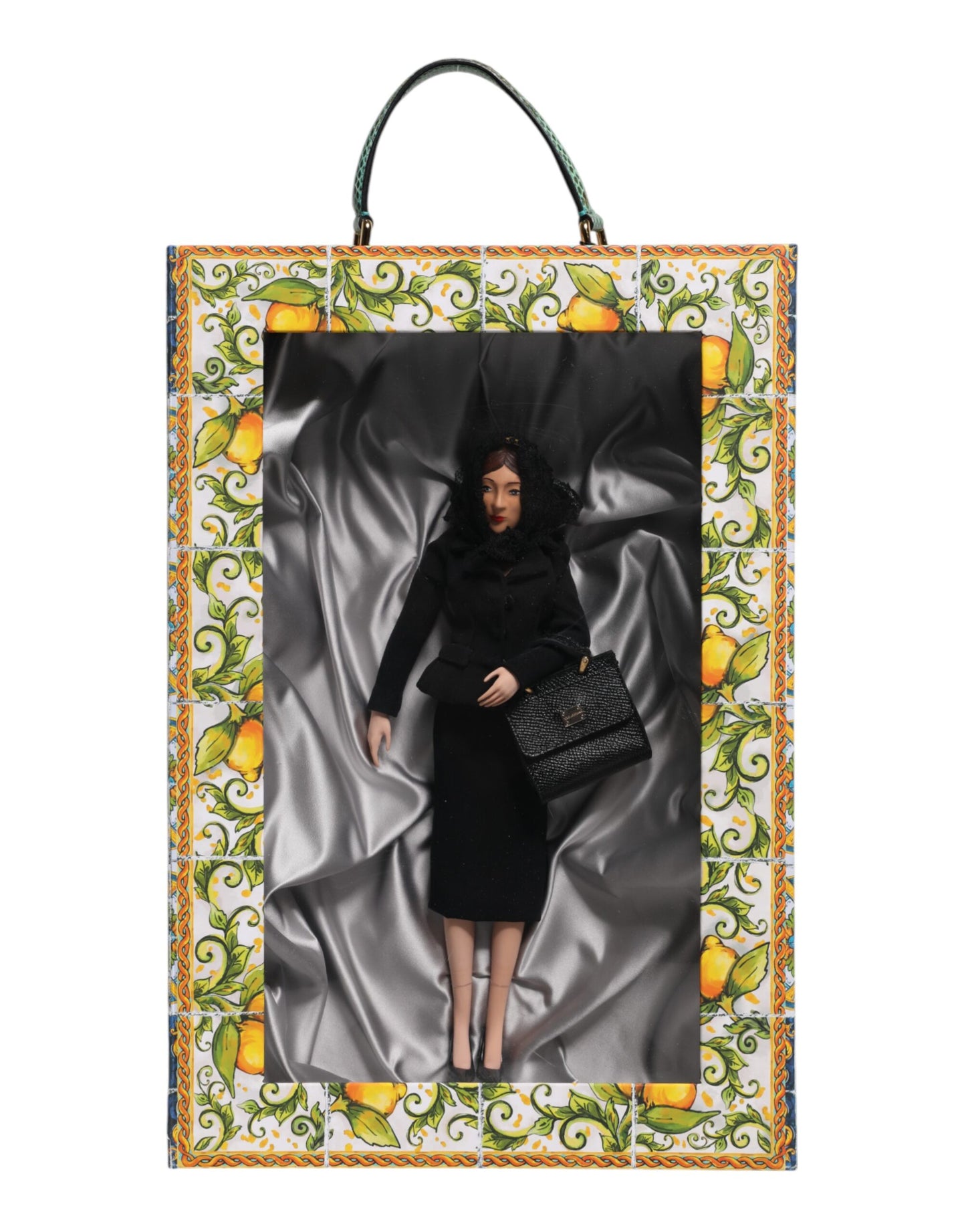 Poupées Dolce &amp; Gabbana en céramique, porcelaine, cuir et robe noire