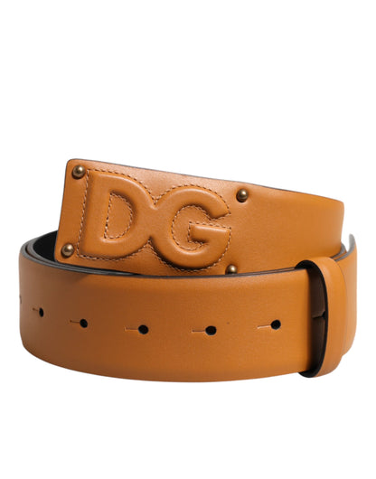 Cinturón de cuero marrón con hebilla y logotipo DG en relieve de Dolce &amp; Gabbana