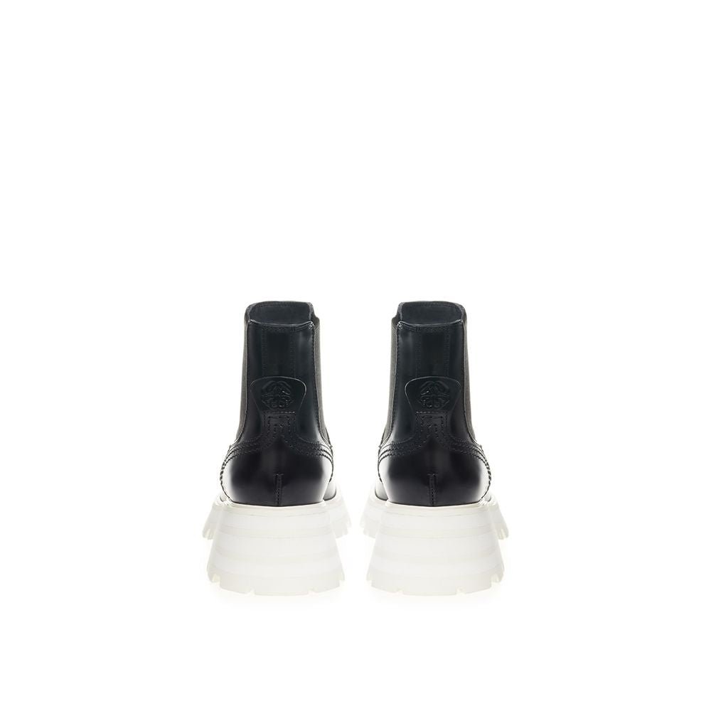 Alexander McQueen Elegant Leather Boots in Timeless Black - Sandy Store ByNet